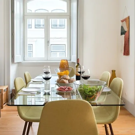 Plum Guide - The Ponsard Apartman *
